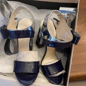 Brand New Deplozo Women Bow Patent Sandal